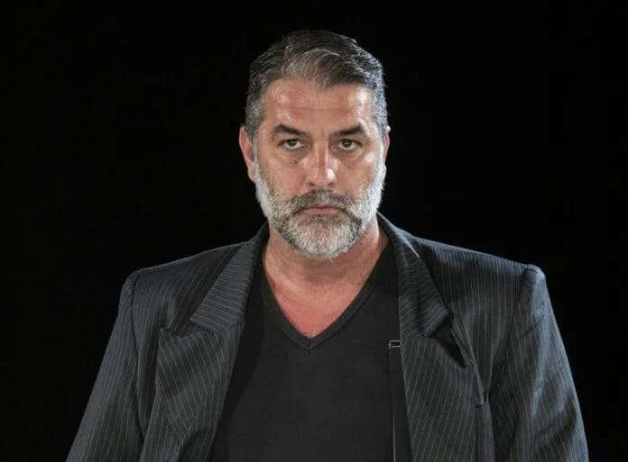 Βασίλης Μπισμπίκης ΒΙΟΓΡΑΦΙΚΟ! Από την Κωνσταντίνα Μπεκιάρη στην Δέσποινα Βανδή! γάμος, διαζύγιο, ύψος, σπουδές!