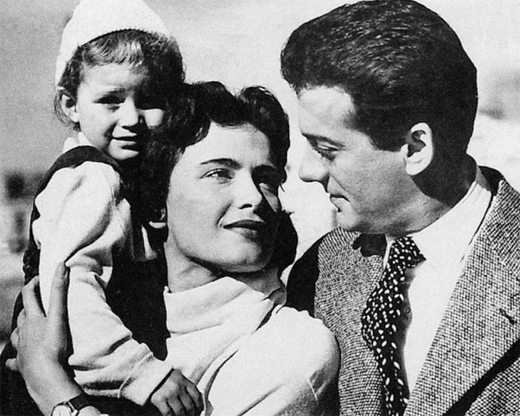 Τζένη Καρέζη βιογραφικό! Η προσωπική ζωή, η ηλικία, το ύψος, η καταγωγή, οι σπουδές, και τα κιλά 4