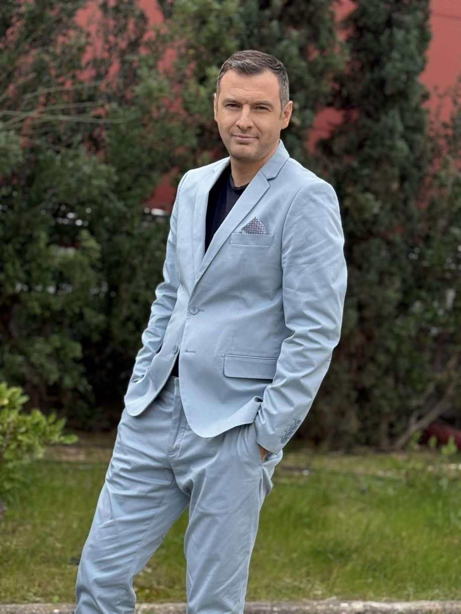 Δημήτρης Μαρέδης βιογραφικό 5