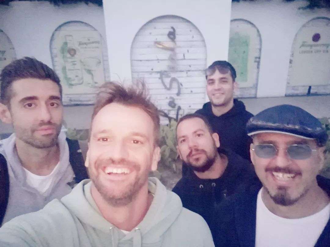 Decho βιογραφικό σήμερα 3