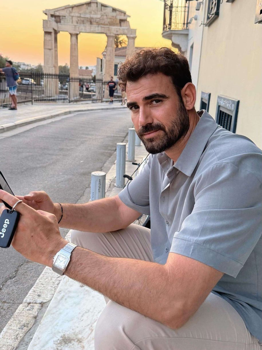 Νίκος Πολυδερόπουλος βιογραφικό