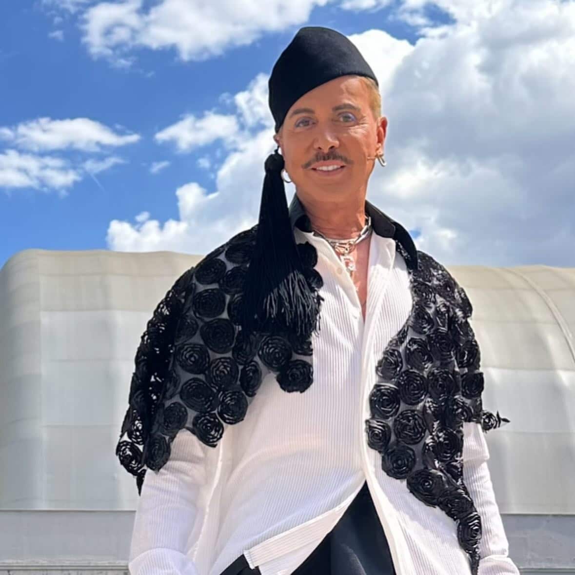 Βόμβα! Στα 72 του πατέρας ο Λάκης Γαβαλάς;