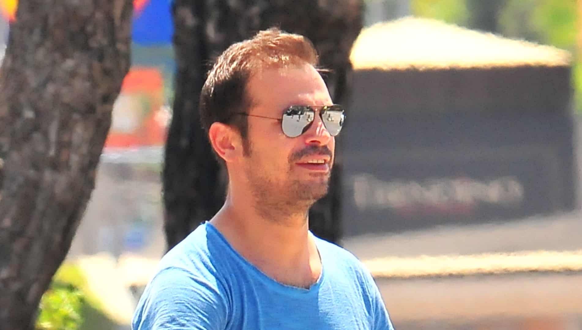 Ντέμης Νικολαίδης ύψος ηλικία βιογραφικό 20 χρόνια νεότερος με 3 πετυχημένες ΜΕΤΑΜΟΣΧΕΥΣΕΙΣ ΜΑΛΛΙΩΝ!