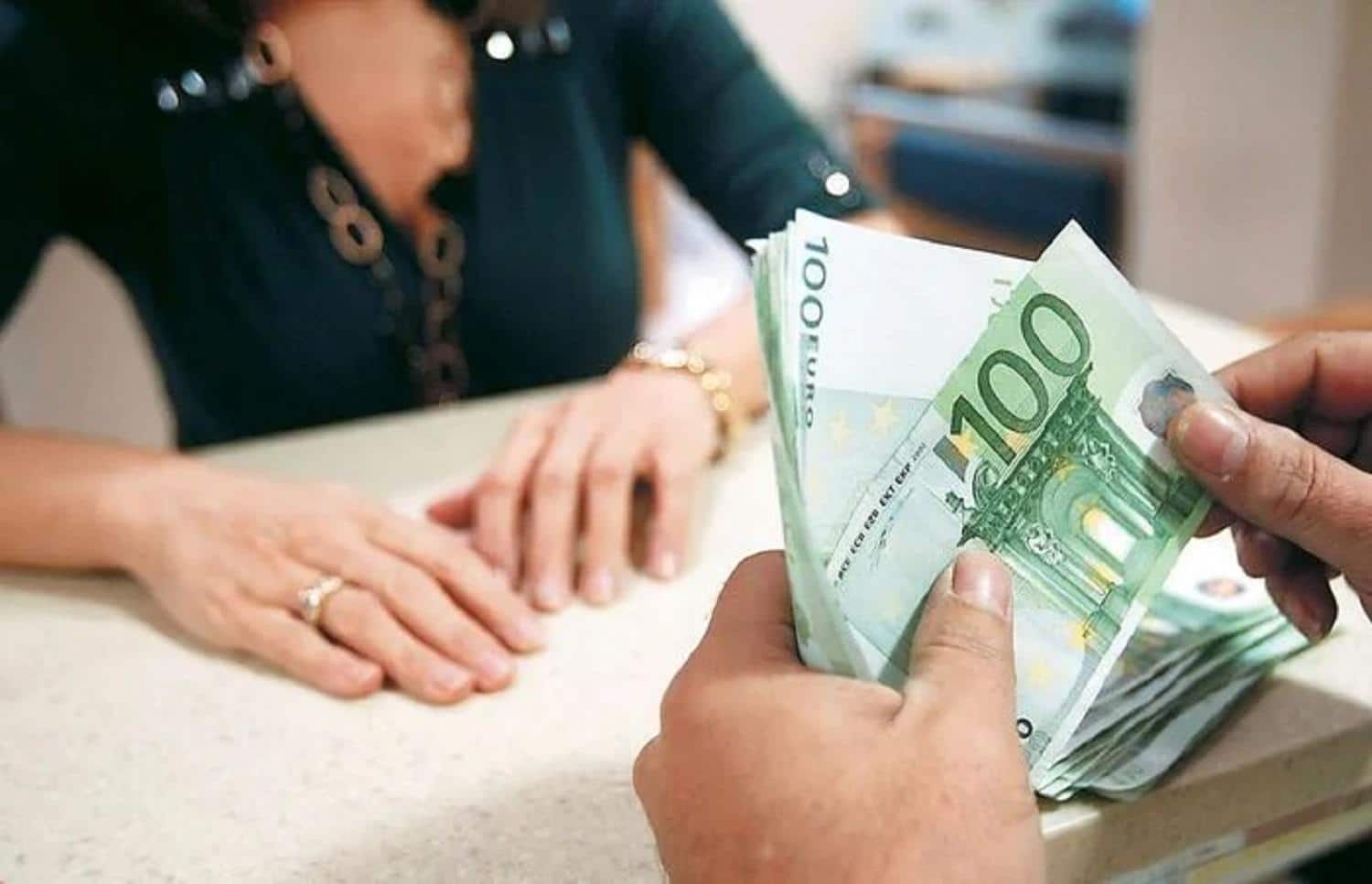 Επιδόματα – προπληρωμένη κάρτα: όσα θέλεις να ξέρεις για να πάρεις το βοήθημα 17 Μαρτίου!