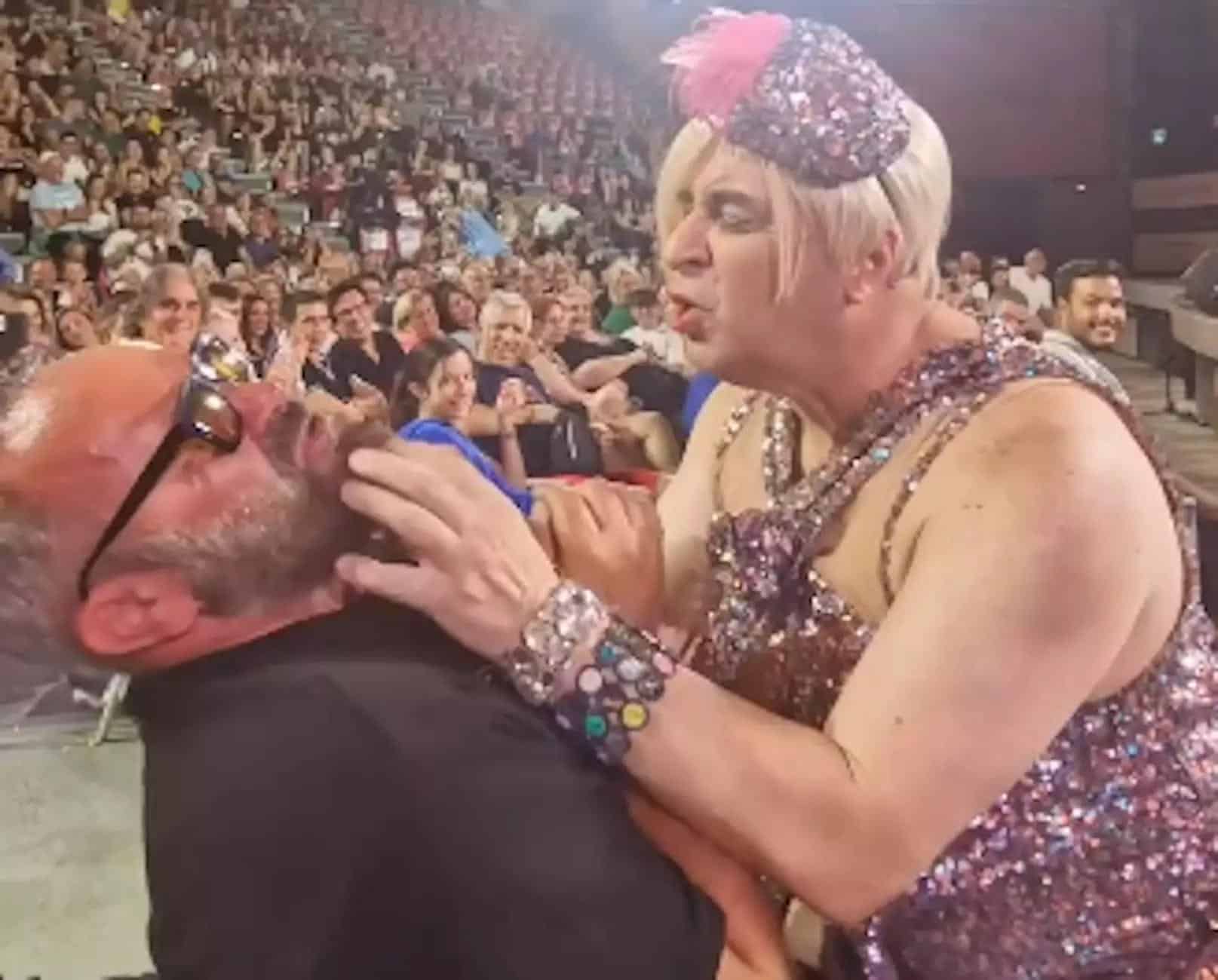 Non binary ΕΝΑΝΤΙΟΝ Straight To BE OR NOT TO BE Μήπω είναι καιρός να το.γυρίσεις και συ