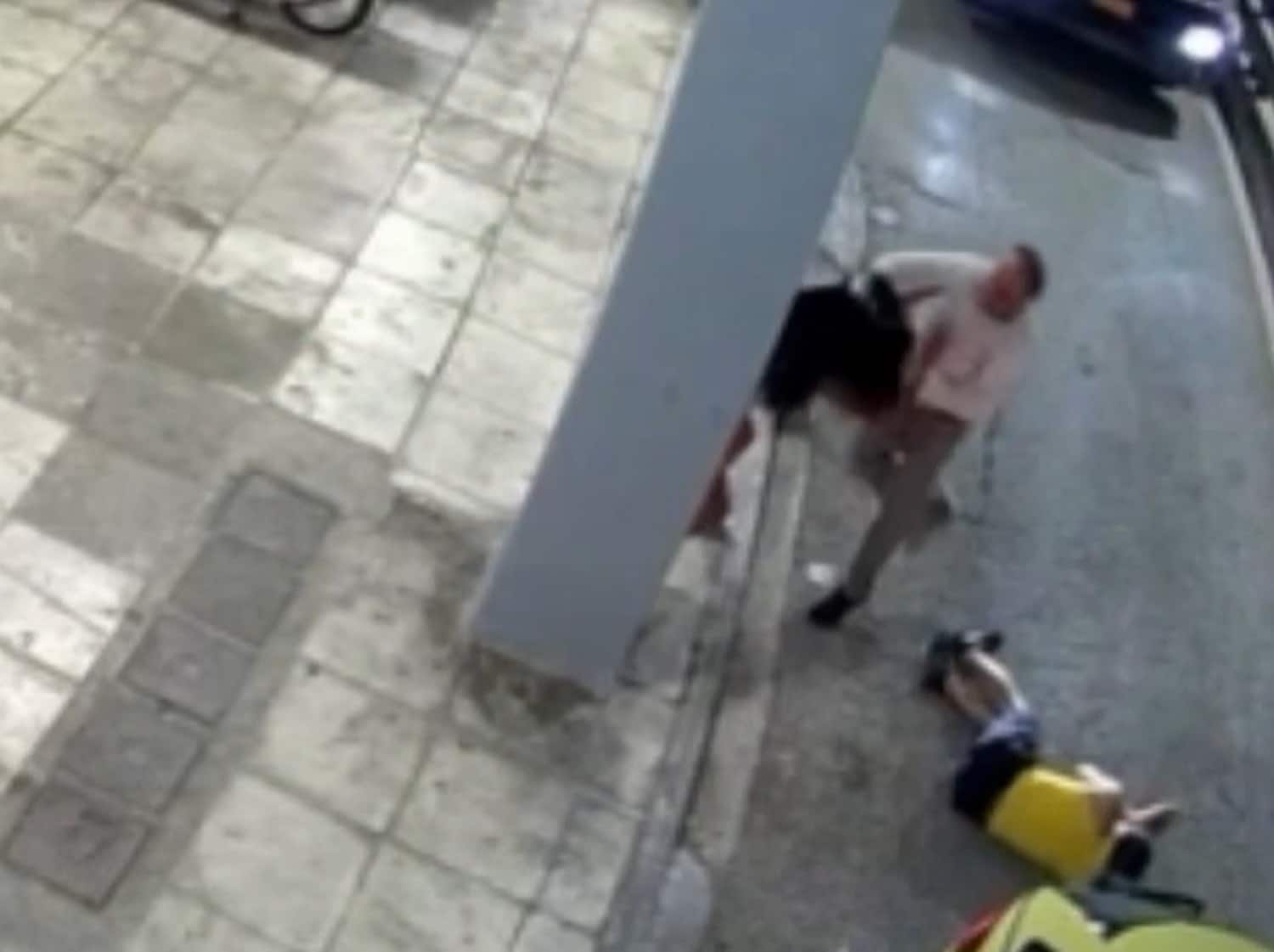 Αθήνα Ποιος είναι ο 55χρονος οδηγός ταξί που έδειρε τρανς και την πέταξε σε τζαμαρία