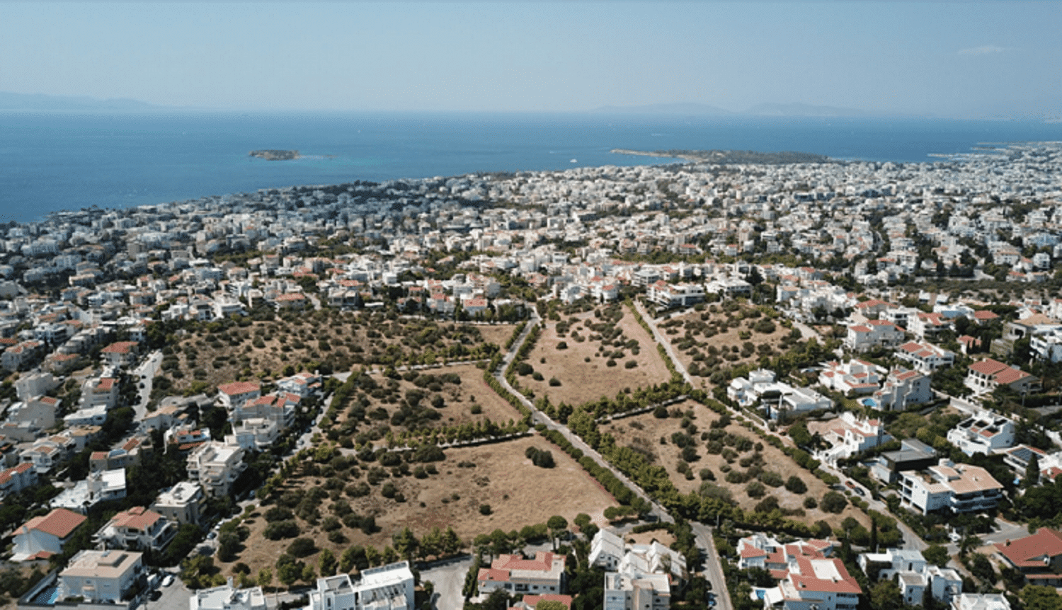 Σπίτια στη Γλυφάδα! Προσοχή! Ο γείτονας σχεδιάζει την δολοφονία σου!