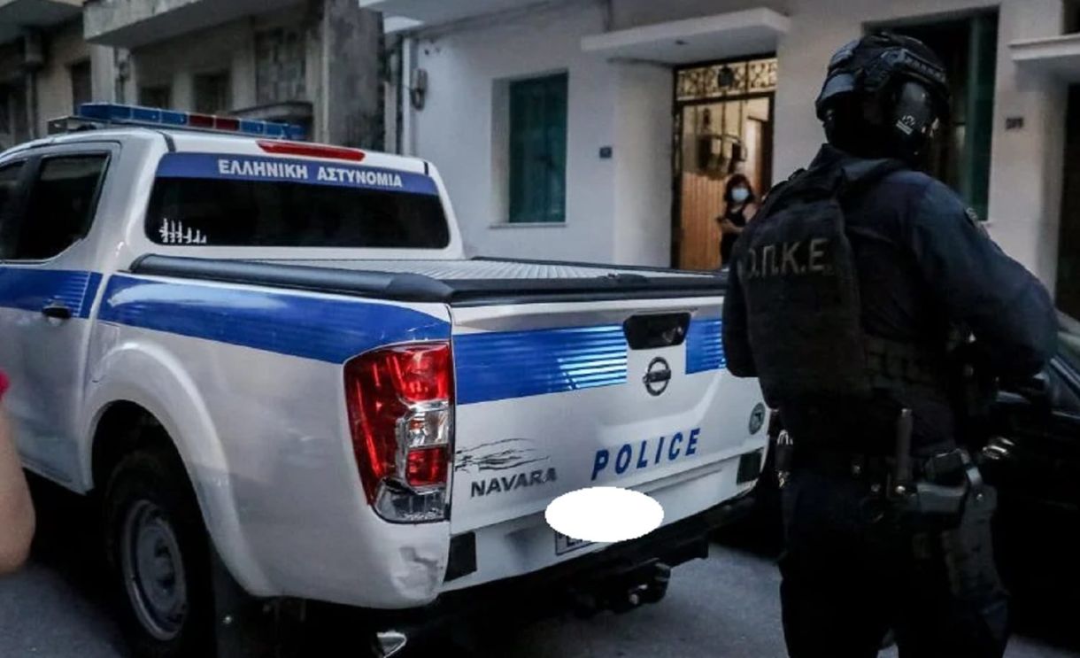 Αθήνα Ποιος είναι ο 55χρονος που μοίραζε πλαστά διαβατήρια