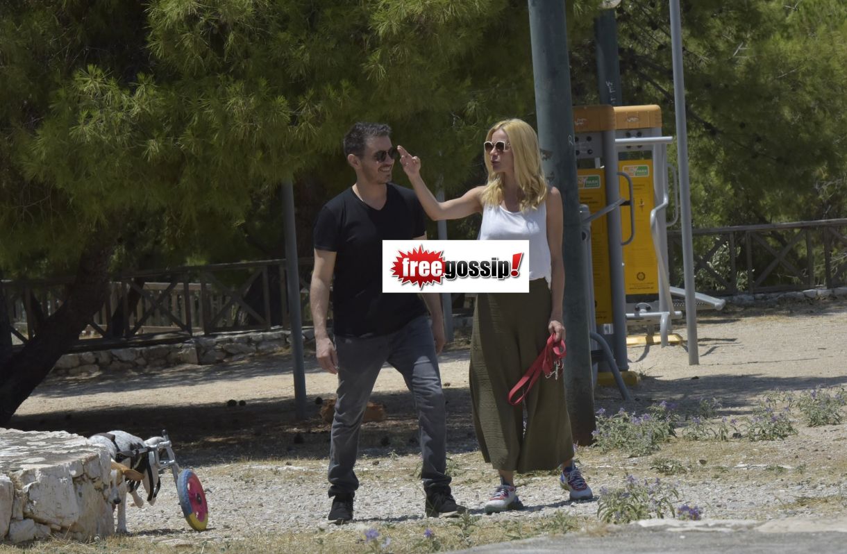 Η ΤΡΥΦΕΡΗ Ζέτα Μακρυπούλια: Κάνει την πρώτη κίνηση και τον χαιδεύει…