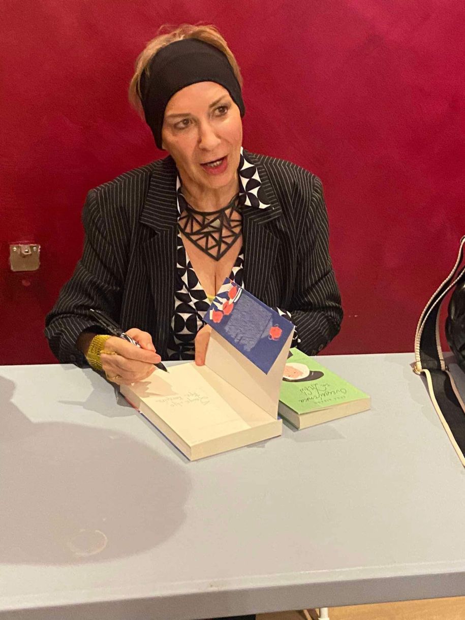 Λένα Διβάνη βιογραφικό σήμερα! Η προσωπική ζωή, η ηλικία, το ύψος, η καταγωγή, οι σπουδές, και τα κιλά