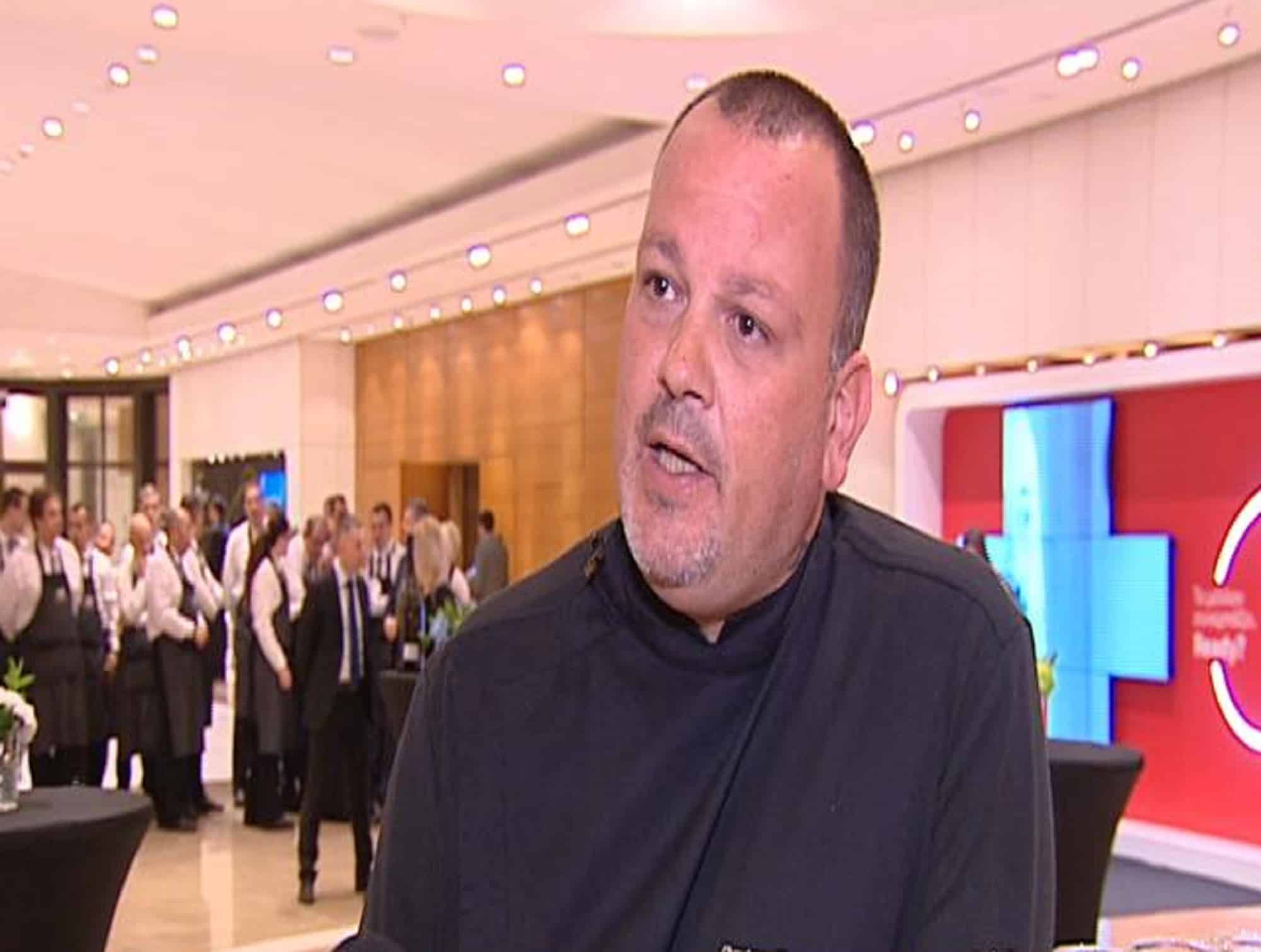 Ζει με τον ΦΟΒΟ ο Δημήτρης Σκαρμούτσος Τι σχέση έχει η ηλικία του 50 1