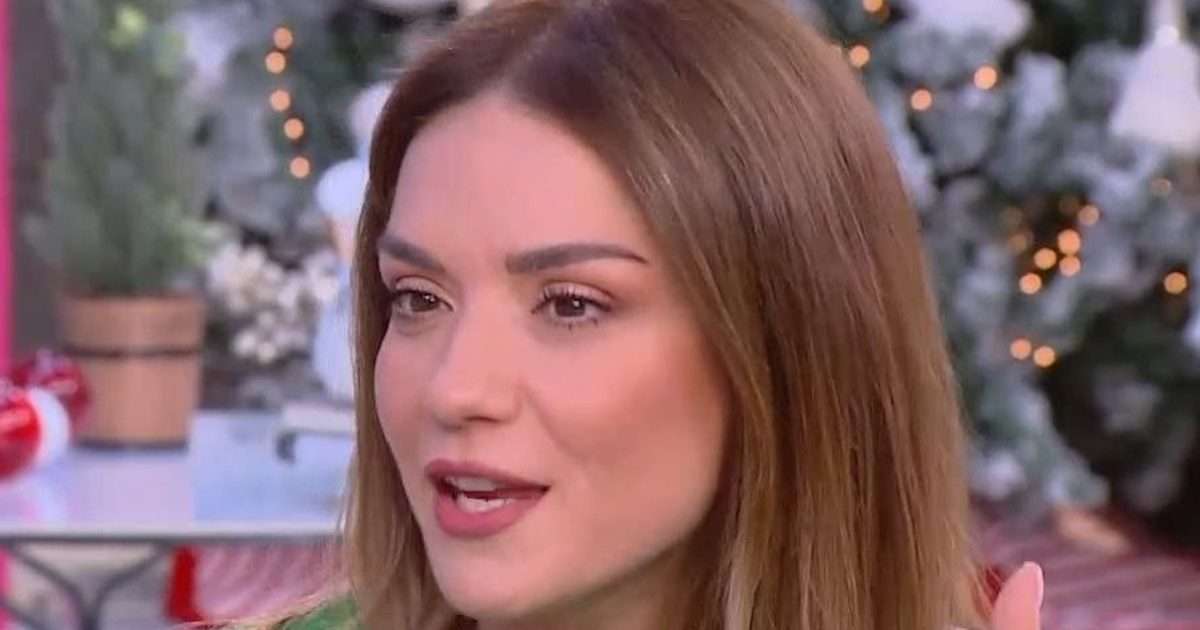 Βάσω Λασκαράκη: «Με την κόρη μου έχουμε ανοίξει την "πόρτα" της εφηβείας