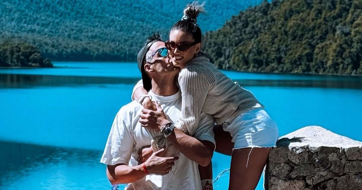 Ενώ ο Τσερέλα και η Οικονομάκου σχεδιάζουν το κοινό τους μέλλον, η παλιά Γλυφάδα "γκρεμίζει" τις αναμνήσεις της...