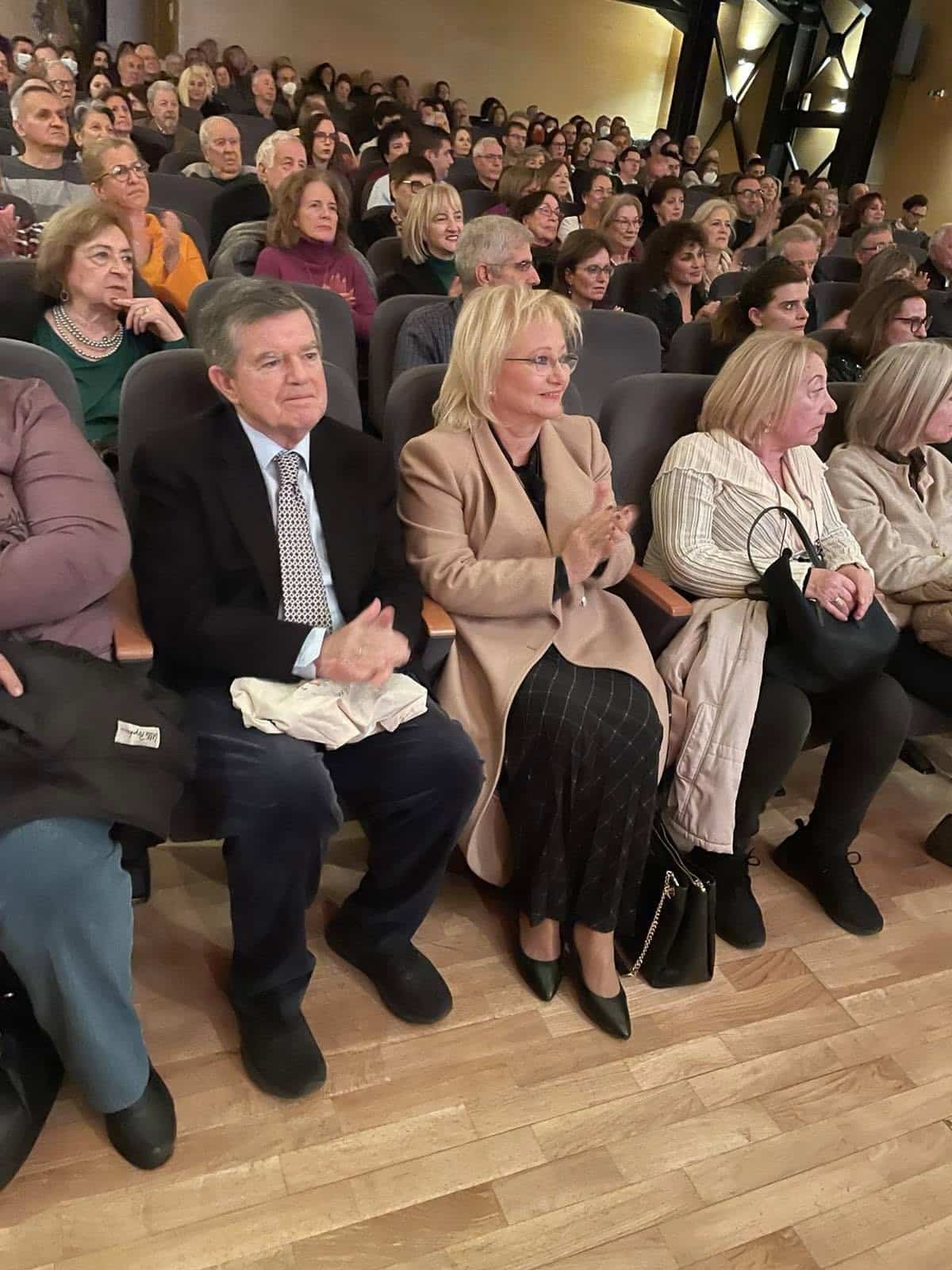 Γλυφάδα! Παράσταση Στη μνήμη της Αθηνάς Μαρτίνου, παρουσία του γιου της Θανάση Μαρτίνου