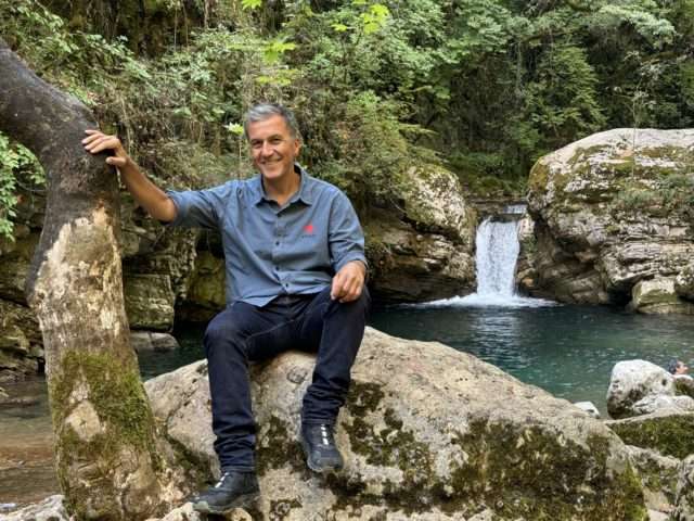 Κωστής Ζαφειράκης! Με την εκπομπή του στο Βλαχοχώρι της Πίνδου