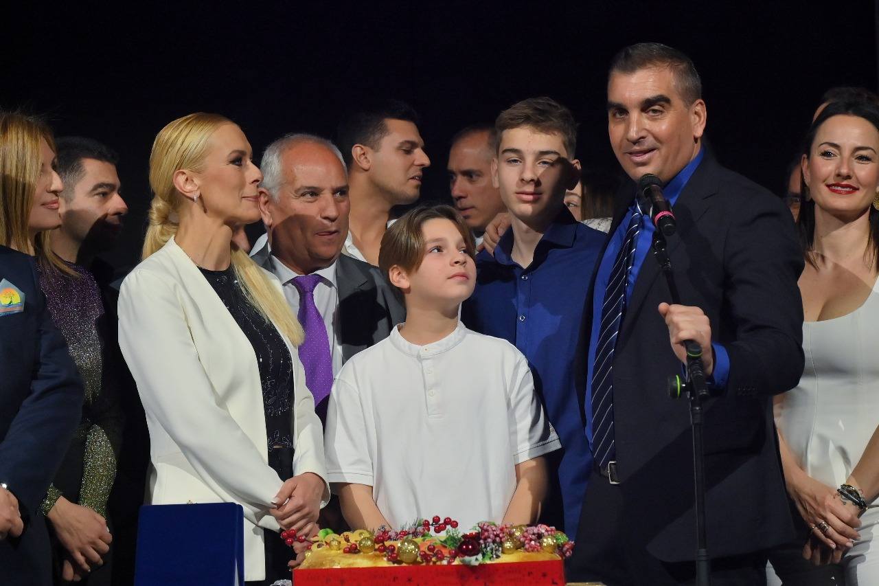 Γιάννης Κωνσταντάτος! Η Ενωμένη Πόλη έκοψε την πρωτοχρονιάτικη πίτα της…
