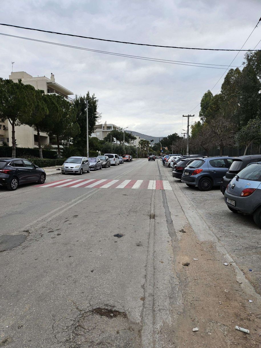 Αθήνα – Νότια προάστια τώρα! Εγκατέλειψαν την Ελλάδα Έλληνες και αλλοδαποί