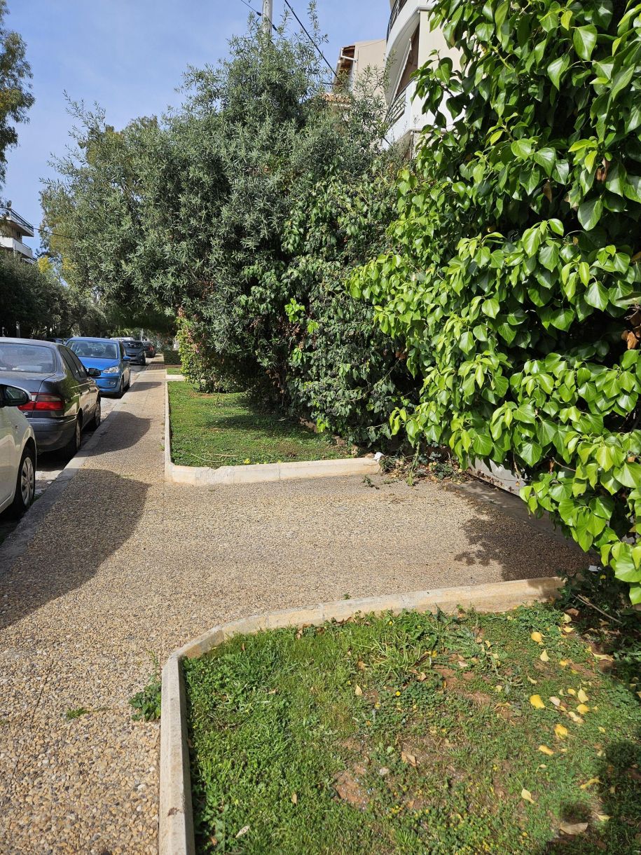 Βούλα, Γλυφάδα, Βουλιαγμένη Με διαφορά πιο ανθρώπινες συνθήκες για τους πεζούς
