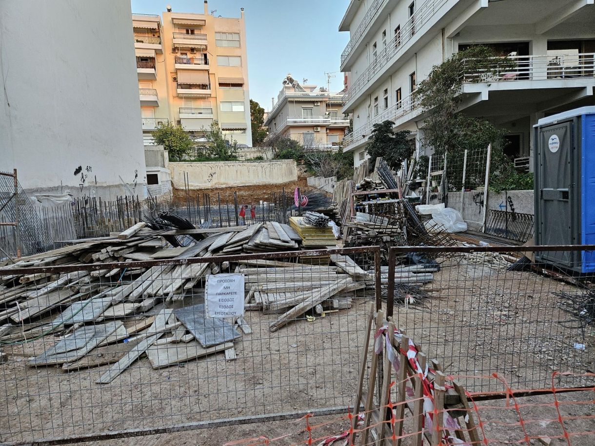 Άνω Γλυφάδα σπίτια Μπάζα ξύλα