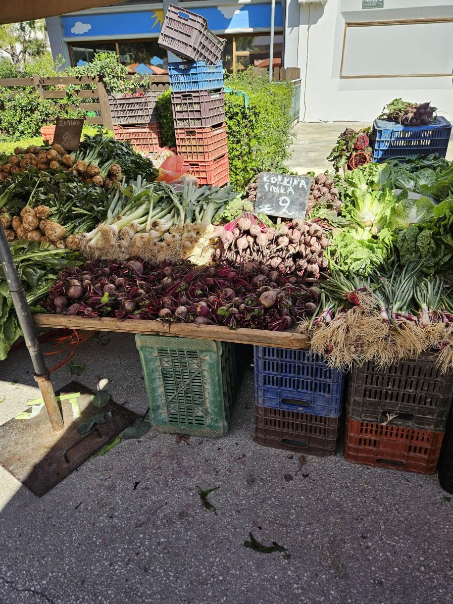 Λαική αγορά Κόκκινα γλυκά παντζάρια 250 το κιλό