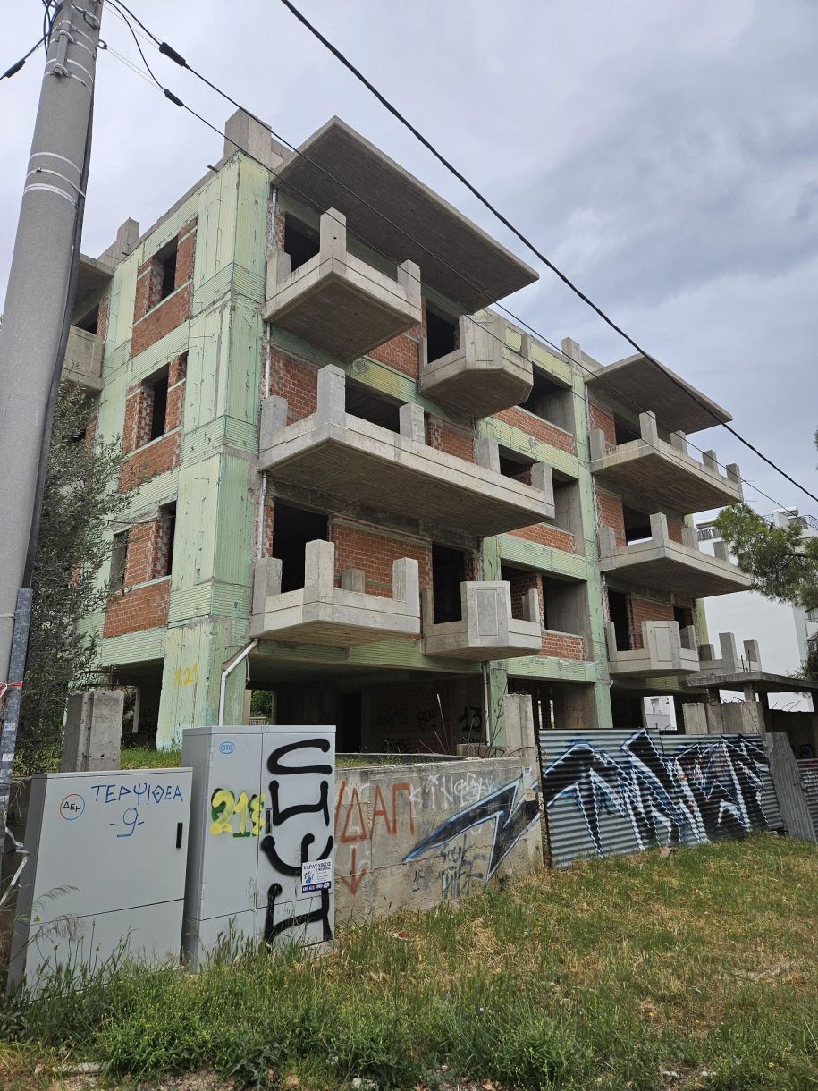 Σπίτια στα Νότια Ξεχασμένα ημιτελή και διηγώντας τα να κλαις