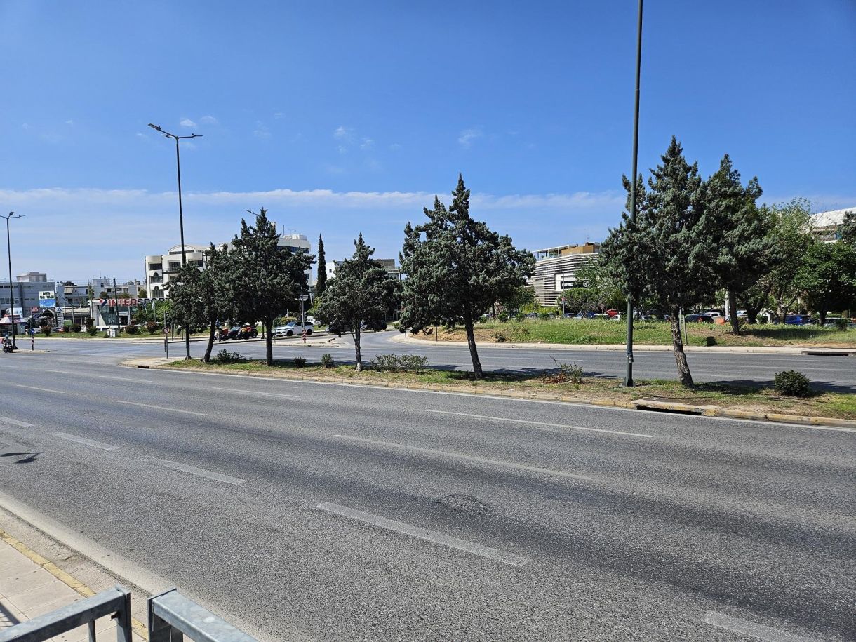 11 Μαίου 2025 Κίνηση στους δρόμους σήμερα! Γλυφάδα!