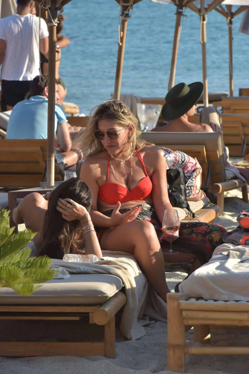 Mykonos report Κι όμως έχουν συνδέσει όλες τις στιγμές με το αλκοόλ