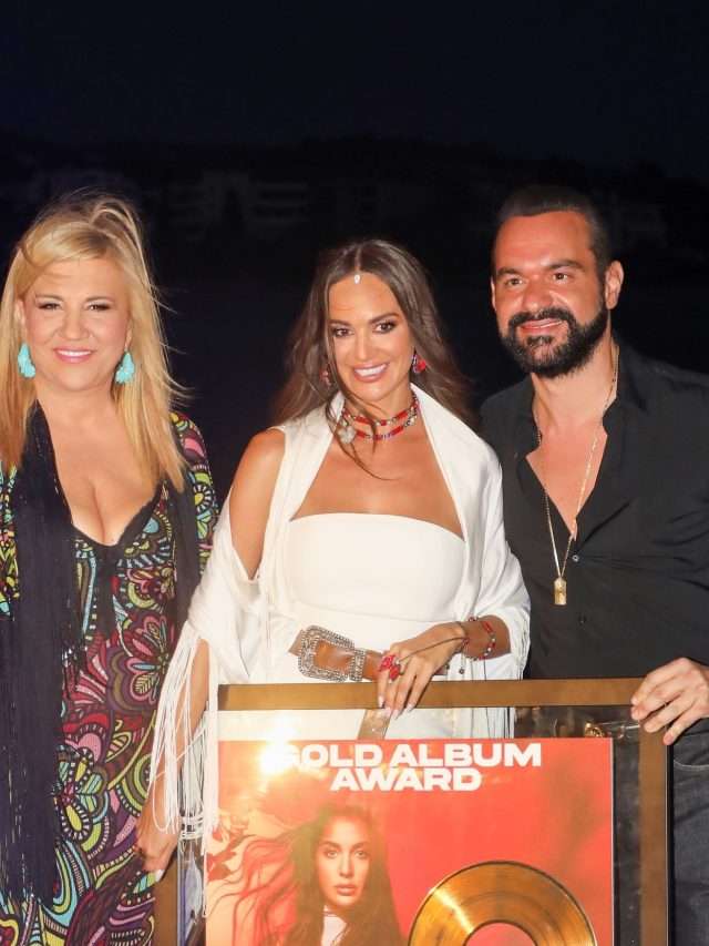 Όλοι νοιάζονται για τη Ρία Ελληνίδου! Το συγχρονο top αστέρι της δισκογραφίας!
