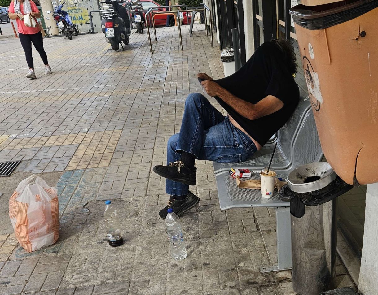 Μισθοί Σε νευρικό κλονισμό οι Έλληνες με 2700 έξοδα δεν βγαίνουν τα.κουκιά