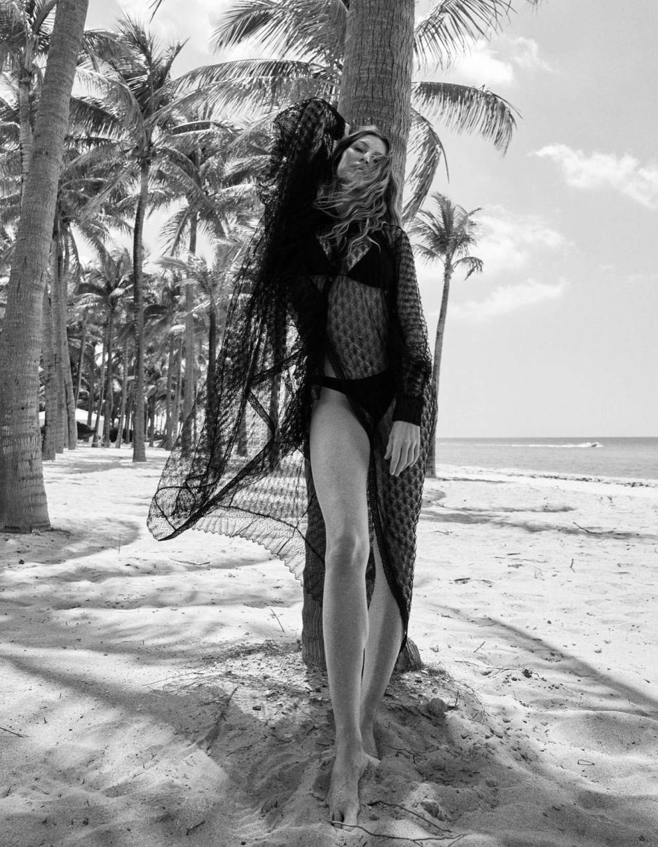 Gisele Bündchen weight and height, biograph 4