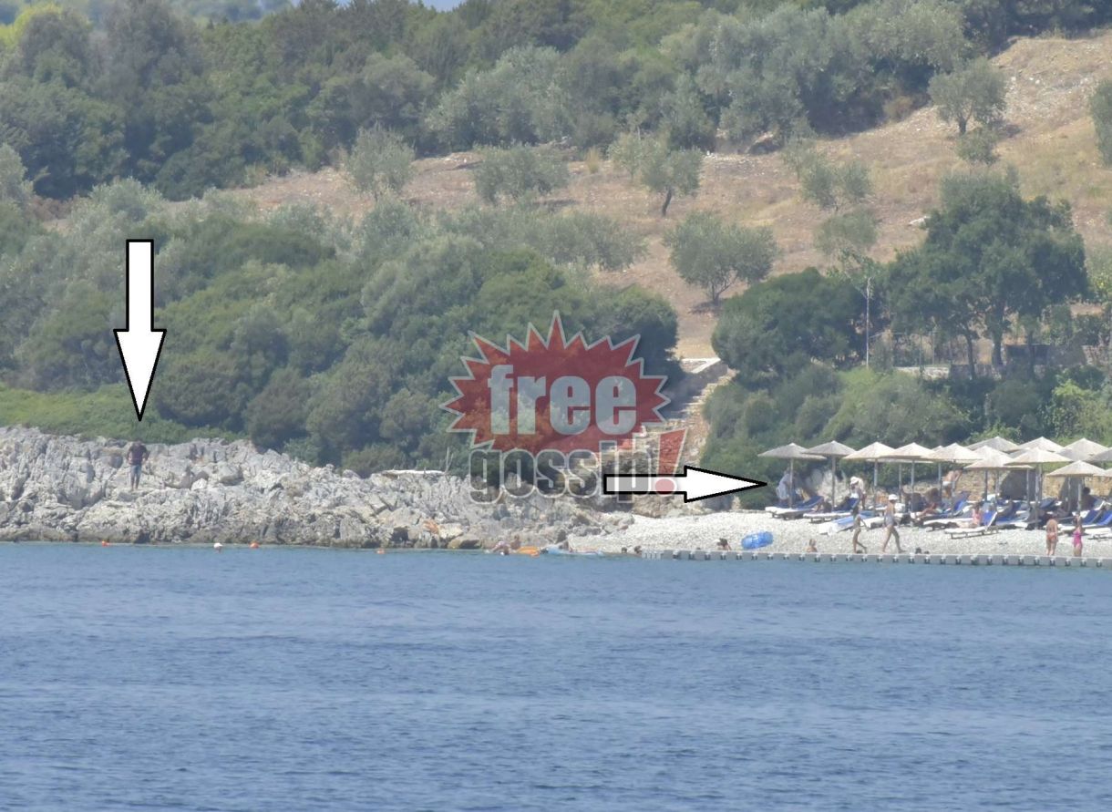 Απίστευτο Άφησαν υπάλληλο πάνω στα βράχια να φυλάει τη Μενεγάκη από τους παπαράτσι όλο το μεσημέρι