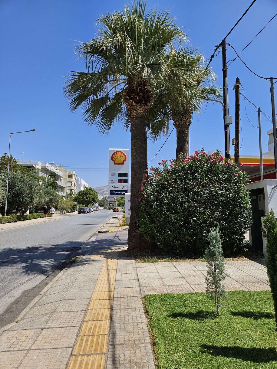 Γλυφάδα! Βενζίνη -πετρελαιο τιμές σήμερα στη Ζέππου!