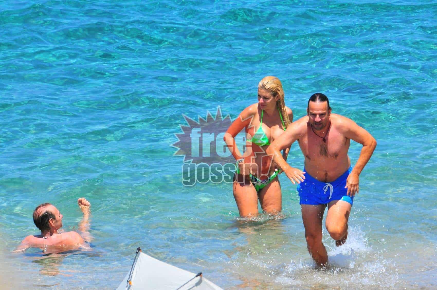Ελένη Μενεγάκη διακοπές! Μας πήρε ο αέρας την σκηνή…