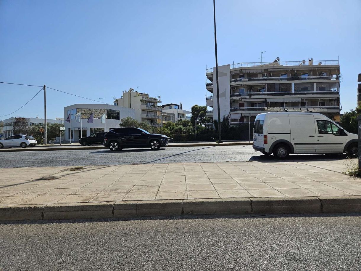 Η κίνηση στους δρόμους τώρα Νότια Γλυφάδα Ώρα 14.48