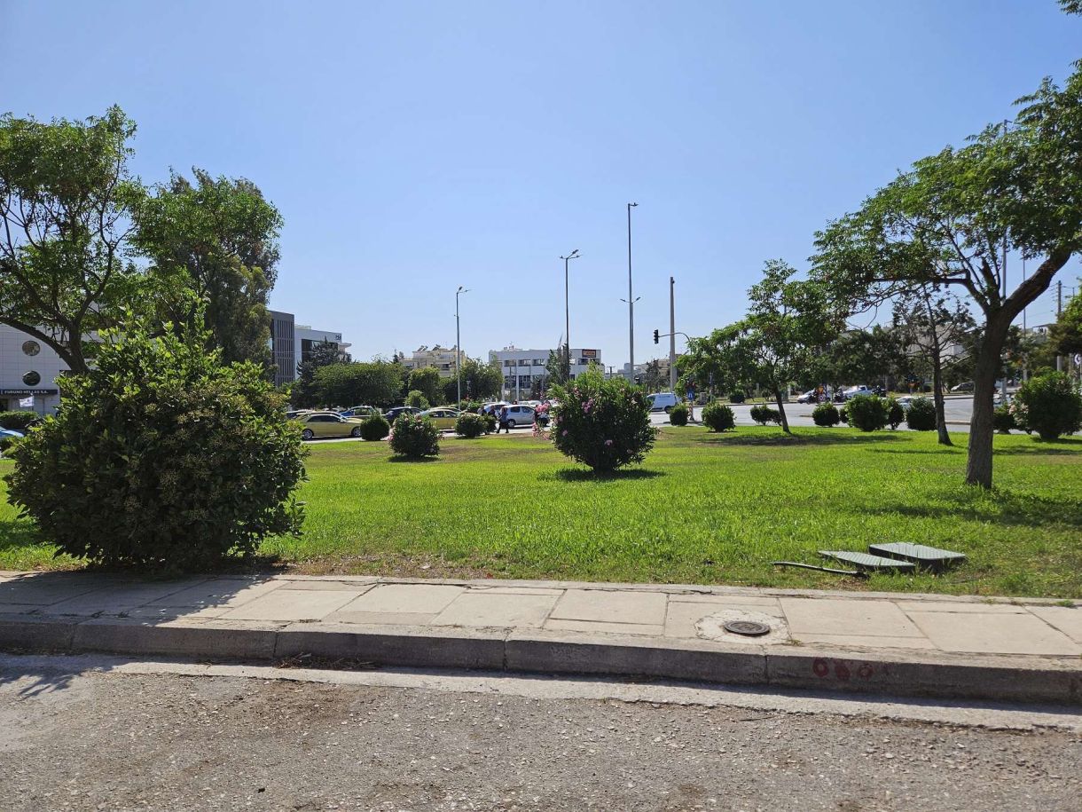 Καιρός τώρα Μια μπανιέρα με παγάκια φέρτε 17 Ιουλίου 2025 Βούλα Βουλιαγμένη Γλυφάδα
