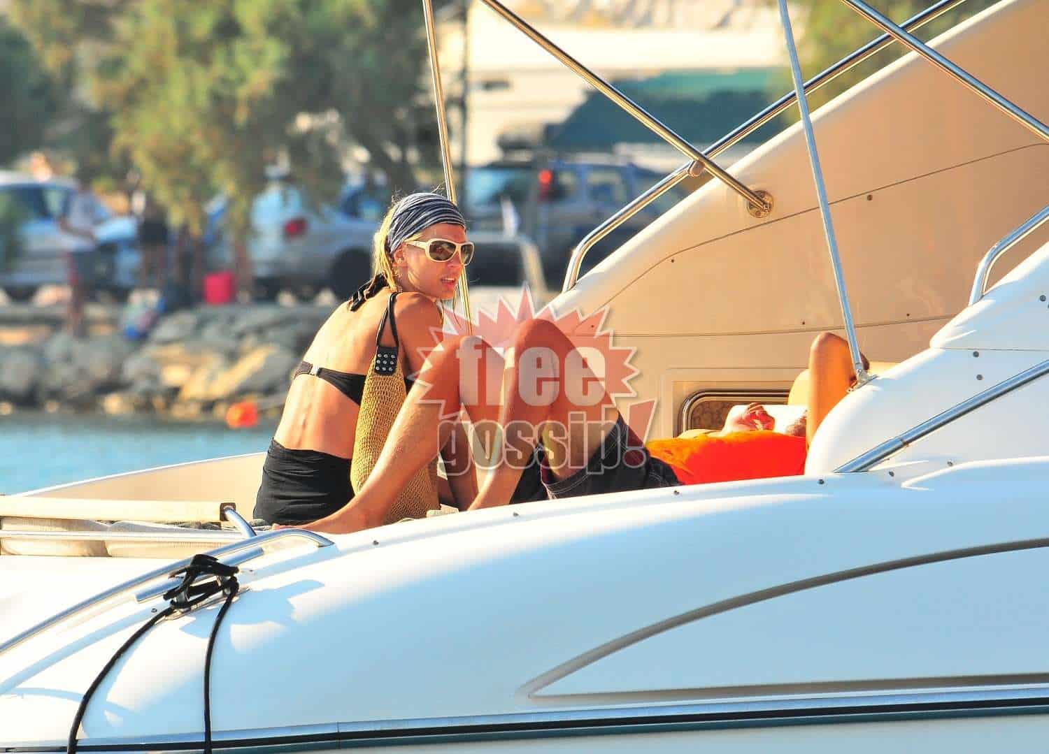 Νίκος Αλιάγας Τίνα Γρηγορίου Στο σκάφος στο Φισκάρδο τέτοια εποχή