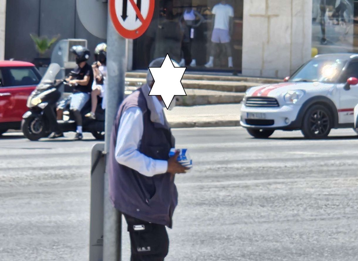 Οι Παράνομοι μετανάστες σε δομές; Οι Έλληνες που χάνουν τα ΣΠΙΤΙΑ σε πλειστηρασμούς, να “κόψουν το λαιμό τους”;