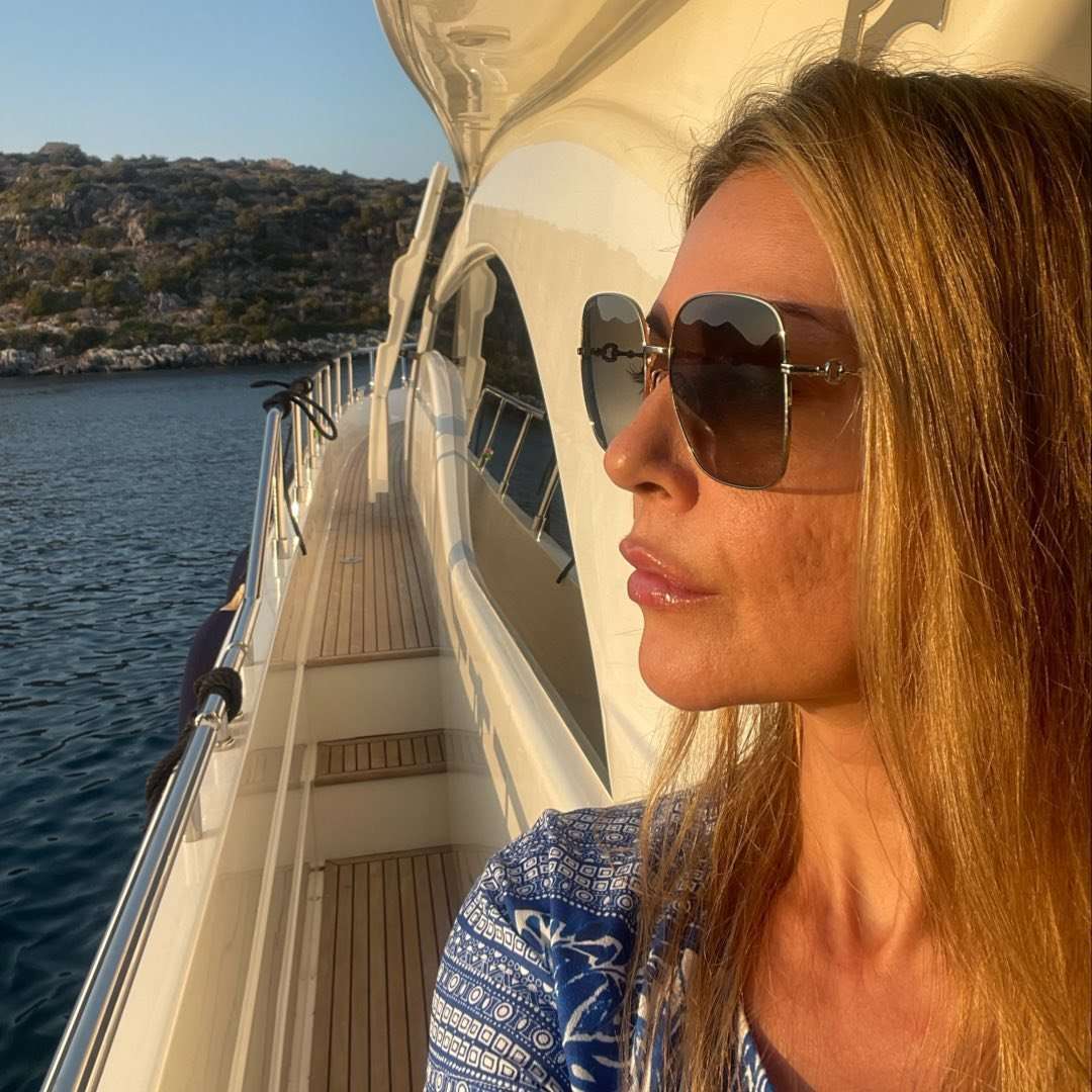 έλενα τζούλη βιογραφικο 2