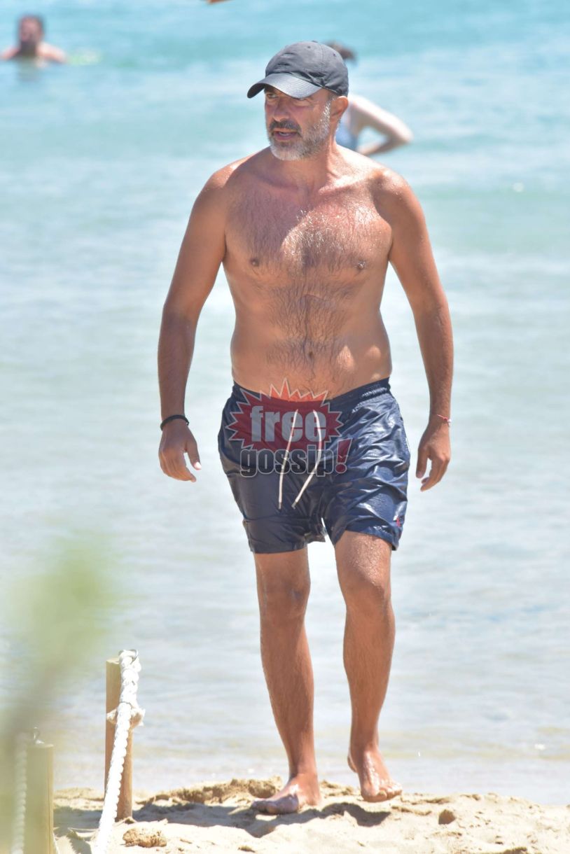Nikos Aliagas ΙΝ PAROS! Στην παραλία που έχει σπίτι και ο Stéphane Bern!