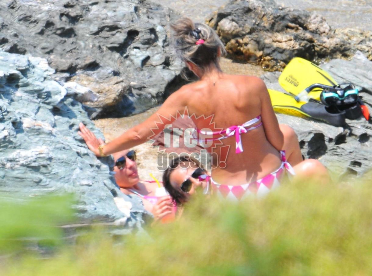 Paparazzi! Γιατί το…κρυφό, κι ας μην είναι κρυφό, το προτιμάς