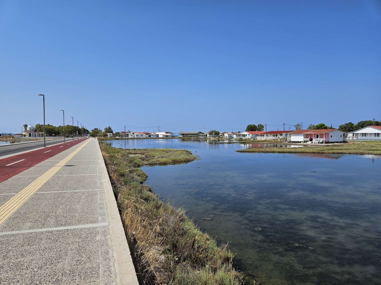Ακίνητα τιμές! Τα πλωτά σπίτια που ονειρεύσαι βρισκόνται 2,5 ώρες από την Αθήνα!