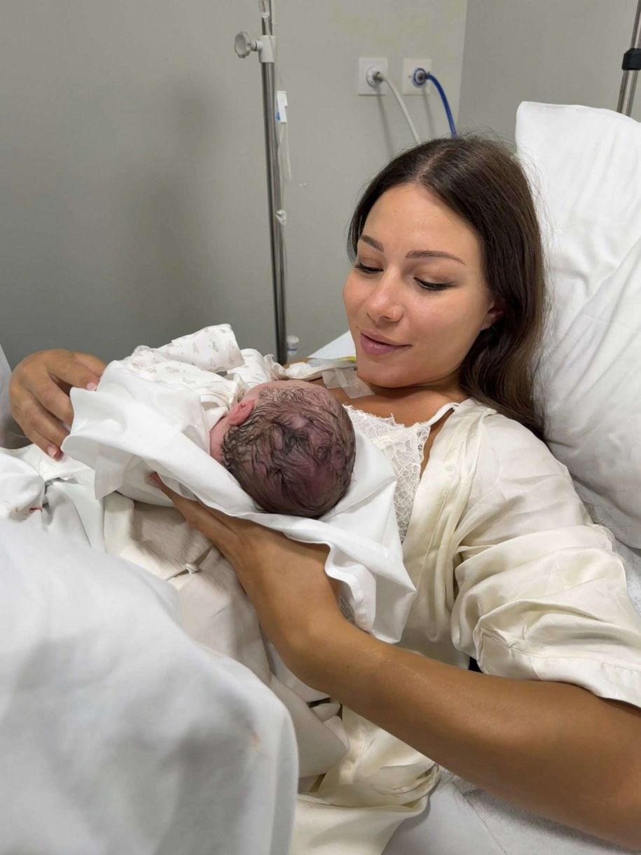 Ανδρέας Γεωργίου το παιδί και σύζυγος! Οι πρώτες φωτογραφίες από το μαιευτήριο!
