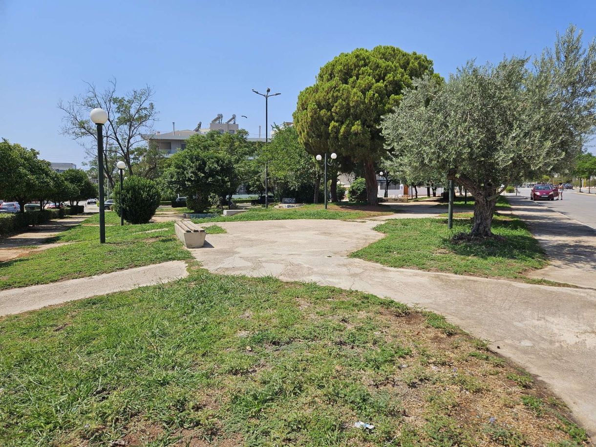 Γλυφάδα – Η ζηλευτή περιοχή! Σοφία Βέμπο! Ο δρόμος με τα 4 παρκάκια