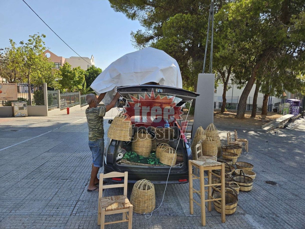 Γλυφάδα (βίντεο)! ΒΡΗΚΑΜΕ! Πόσα βγάζει την ώρα, ο πλανόδιος που κοιμάται στο πεζοδρόμιο!