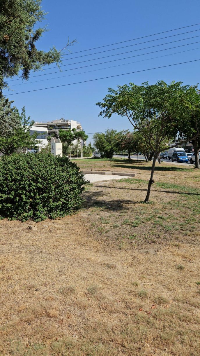 Γλυφάδα σήμερα! Τόσα πάρκα! Όταν άλλοι δήμοι δεν έχουν ούτε πεζοδρόμια!