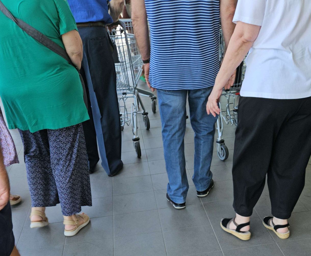 Σούπερ Μάρκετ! Καλοκαιρινές προσφορές δημιουργούν ουρές! Αυτές είναι οι διακοπές των Ελλήνων! Βίντεο
